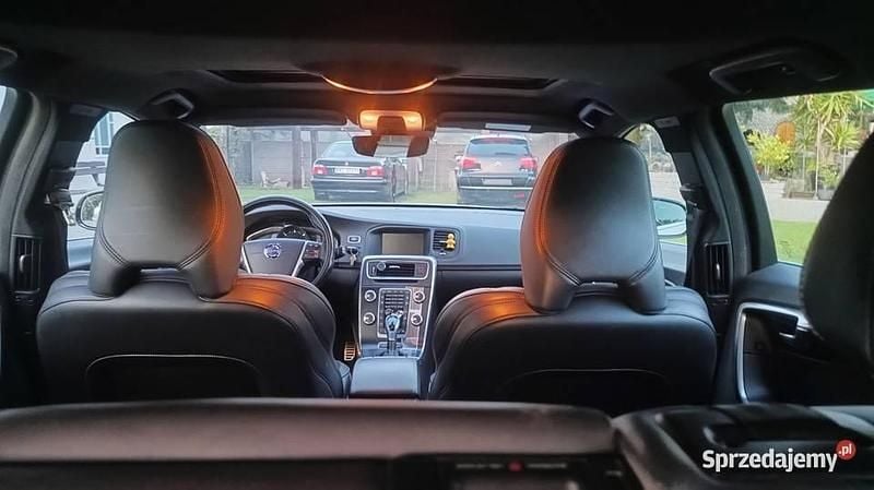 Biały Używany 2015 Volvo V60 Kombi | 48 000 zł (Dobra cena) - Obraz 1/4
