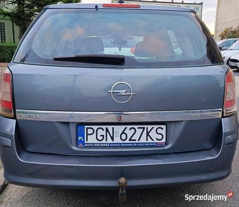 Szary Używany 2008 Opel Astra Kombi | 4900 zł (Dobra cena) - Obraz 1/4