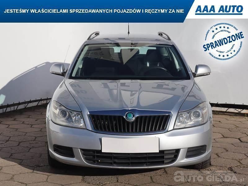 Używany Skoda Octavia 105 KM (77 kW) 2009 Srebrny