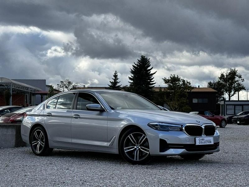 Srebrny (metalik) Używany 2020 BMW 530 Sedan/Limuzyna | 164 900 zł - Obraz 1/4