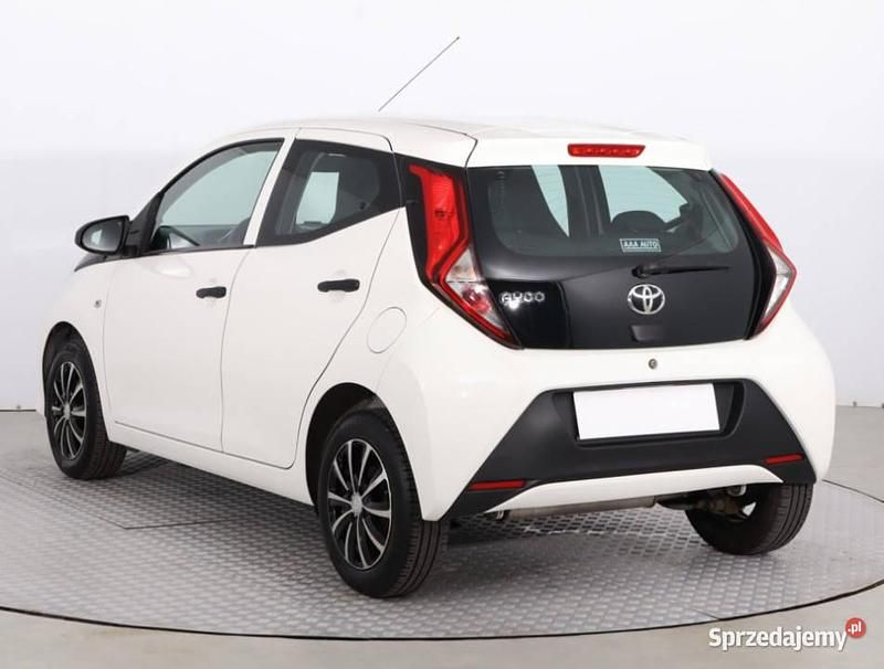 Używany Toyota Aygo 2018 Biały Hatchback