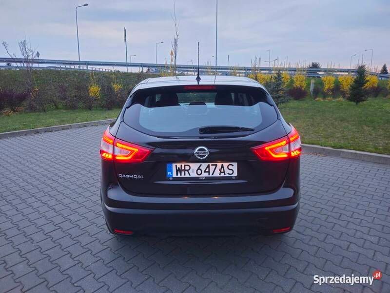 Używany Nissan Qashqai Visia 2015 Czarny SUV