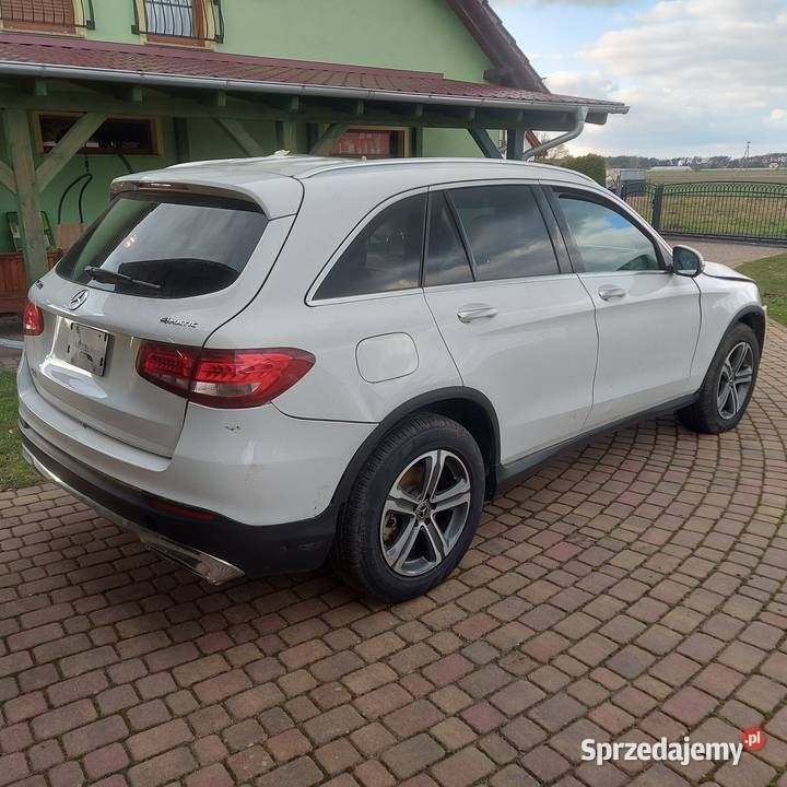 Używany Mercedes GLC300 2018 Biały SUV
