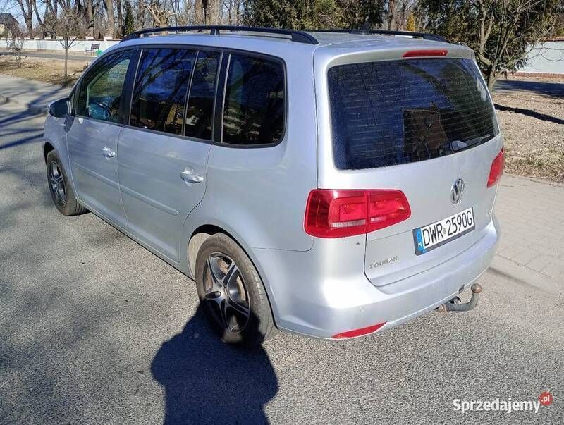 Używany VW Touran 105 KM (77 kW) 2011 Srebrny Minivan
