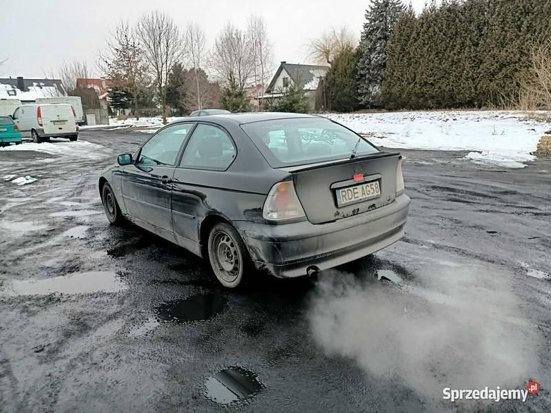 Używany BMW 318 2002 Czarny Hatchback