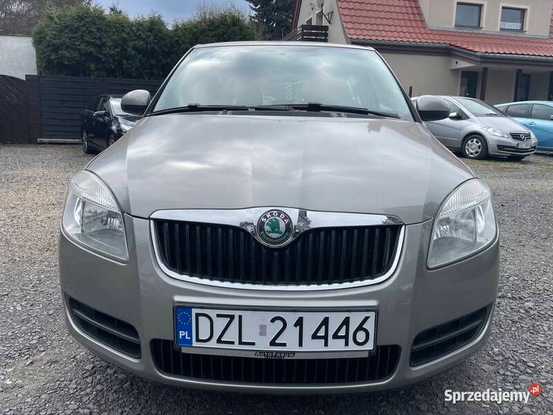 Brązowy Używany 2009 Skoda Fabia Hatchback | 12 900 zł (Uczciwa cena) - Obraz 1/4