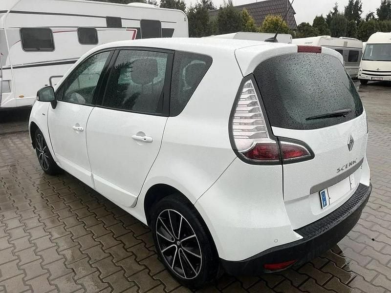 Używany Renault Scénic III 110 KM (80 kW) 2016 Biały Minivan