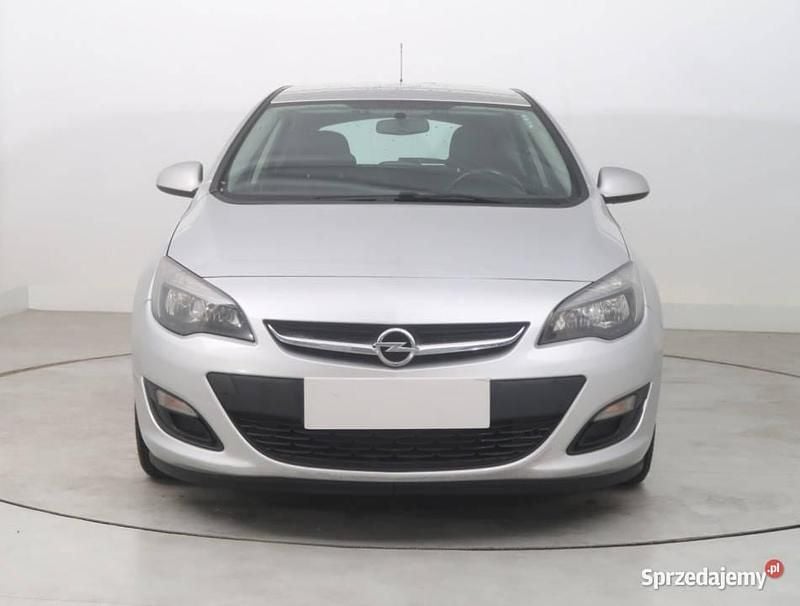 Srebrny Używany 2015 Opel Astra Hatchback | 25 999 zł (Dobra cena) - Obraz 1/4