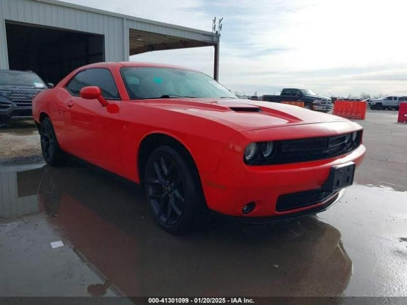 Biały Używany 2022 Dodge Challenger Coupe | 71 890 zł - Obraz 1/3