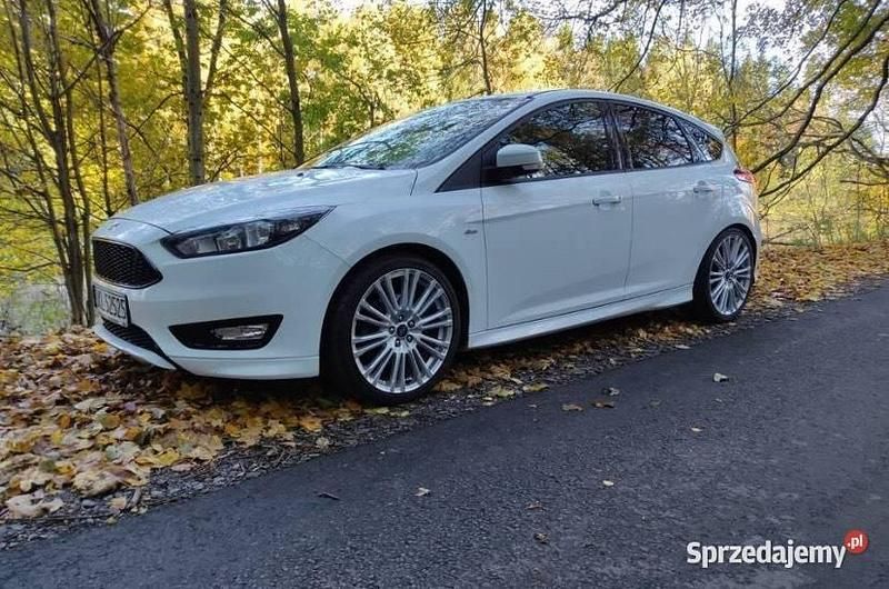 Używany Ford Focus ST-Line 150 KM (110 kW) 2016 Biały Sedan/Limuzyna