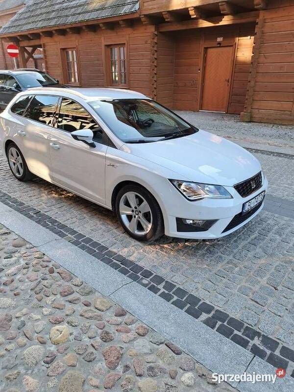 Biały Używany 2016 Seat Leon ST FR Kombi | 45 900 zł - Obraz 1/4