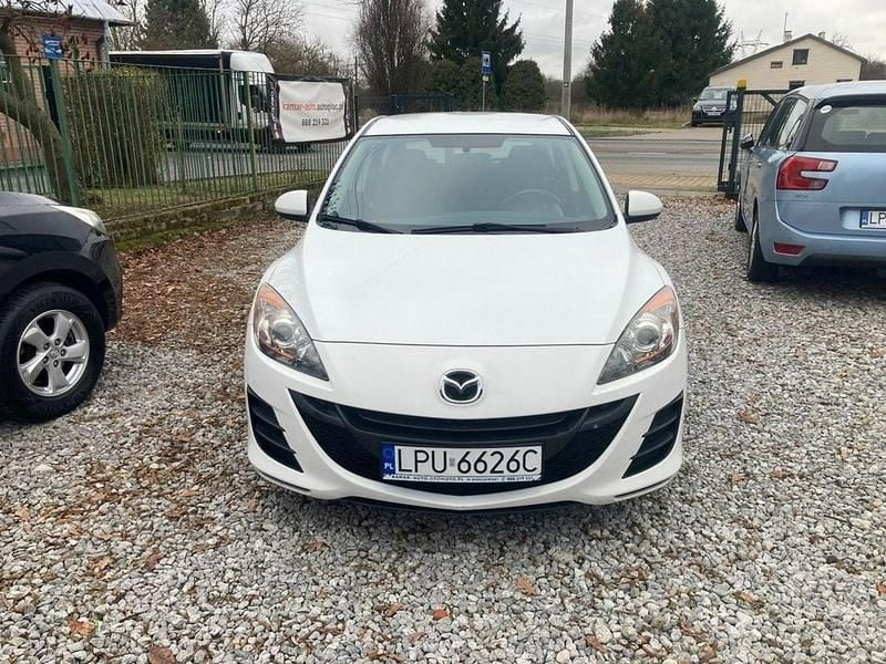 Używany Mazda 3 105 KM (77 kW) 2009 Biały Sedan/Limuzyna