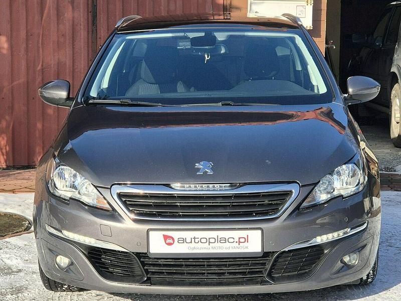 Używany Peugeot 308 SW 120 KM (88 kW) 2017 Czarny Kombi