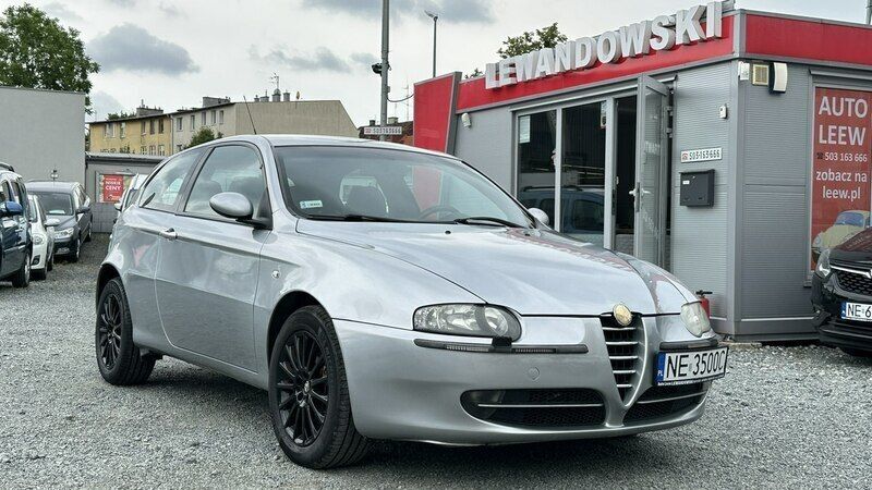 Srebrny Używany 2002 Alfa Romeo 147 Hatchback | 5950 zł - Obraz 1/4