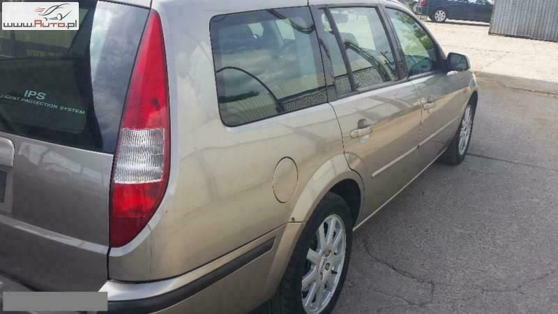 Używany Ford Mondeo 125 KM (91 kW) 2001 Złoty (metalik) Sedan/Limuzyna