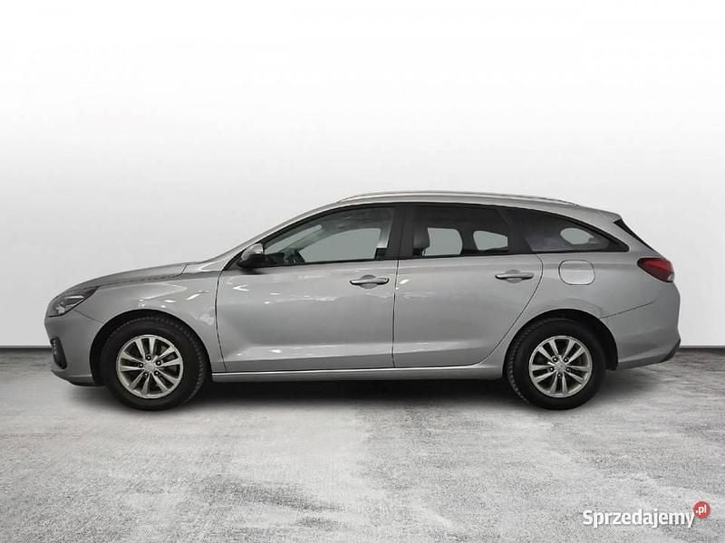 Używany Hyundai i30 160 KM (117 kW) 2022 Srebrny (metalik) Kombi