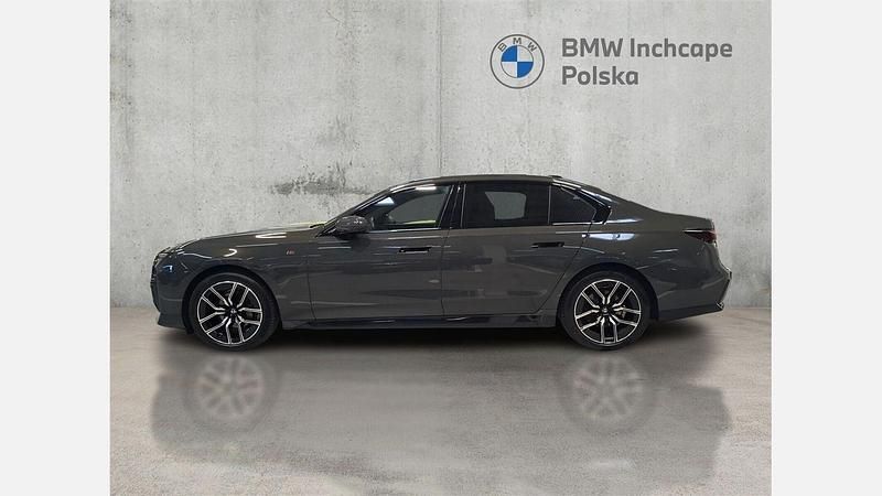 Używany BMW 740 Comfort Edition 299 KM (219 kW) 2025 Dravit grey metallic metalizowany Sedan/Limuzyna