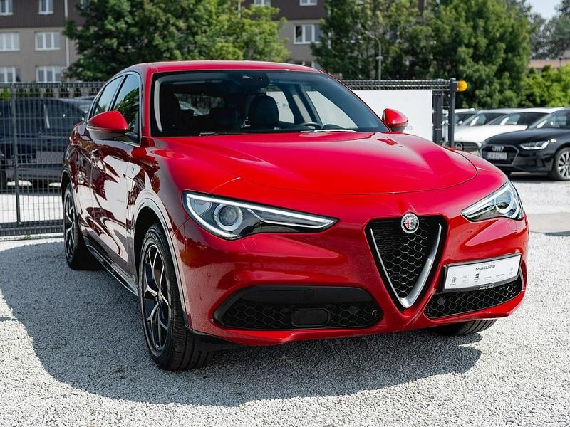 Używany Alfa Romeo Stelvio Ti 200 KM (147 kW) 2021 Czerwony SUV
