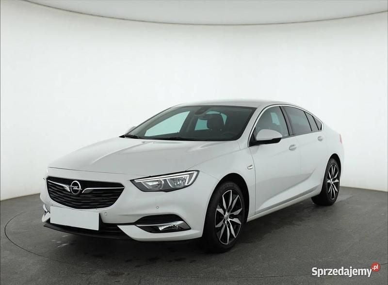 Używany Opel Insignia 2018 Biały Hatchback