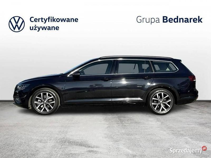 Czarny Używany 2023 VW Passat Kombi | 99 900 zł (Dość drogi) - Obraz 1/4
