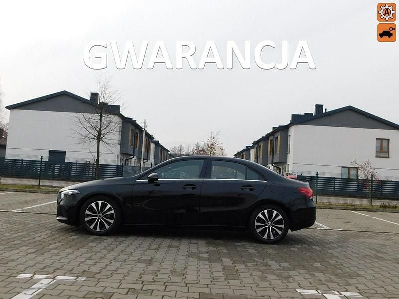 Używany Mercedes A180 116 KM (85 kW) 2020 Czarny Sedan/Limuzyna