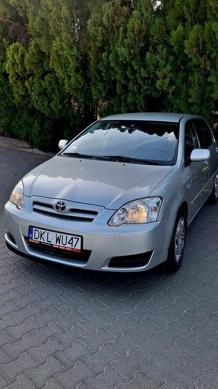 Srebrny (metalik) Używany 2007 Toyota Corolla Hatchback | 9900 zł - Obraz 1/4