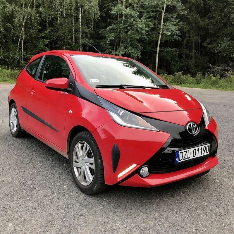 Czerwony Używany 2015 Toyota Aygo Hatchback | 32 000 zł (Uczciwa cena) - Obraz 1/4