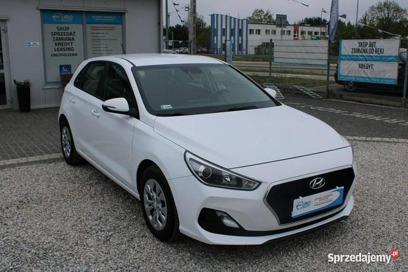 Używany Hyundai i30 Classic 2020 Biały Hatchback