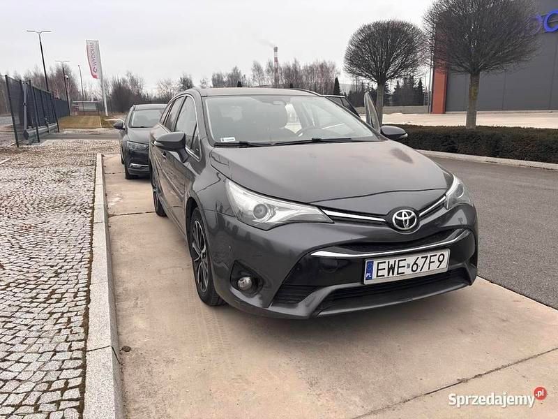 Szary Używany 2018 Toyota Avensis Kombi | 34 000 zł - Obraz 1/4