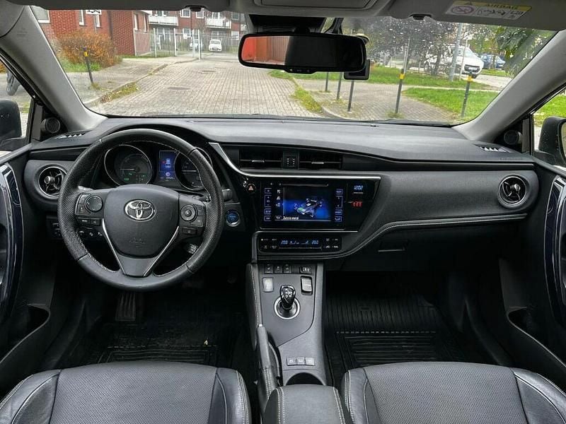 Używany Toyota Auris 136 KM (100 kW) 2017 Czarny Kombi