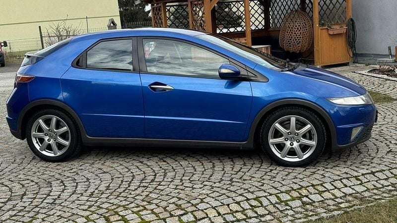 Używany Honda Civic 140 KM (102 kW) 2006 Niebieski Hatchback