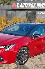 Używany Toyota Corolla 98 KM (72 kW) 2020 Bordowy Hatchback