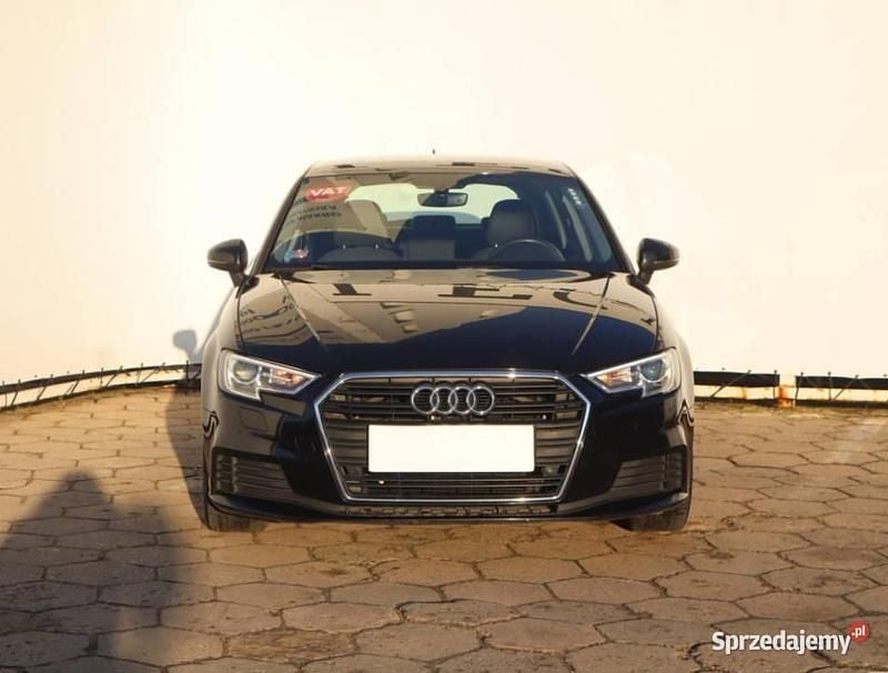 Czarny Używany 2019 Audi A3 Hatchback | 64 999 zł (Super Cena) - Obraz 1/4