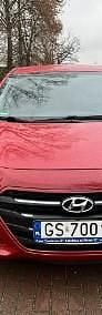 Używany Hyundai i30 100 KM (73 kW) 2015 Czerwony Hatchback