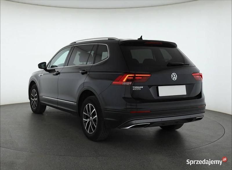 Używany VW Tiguan Allspace 150 KM (110 kW) 2021 Czarny SUV