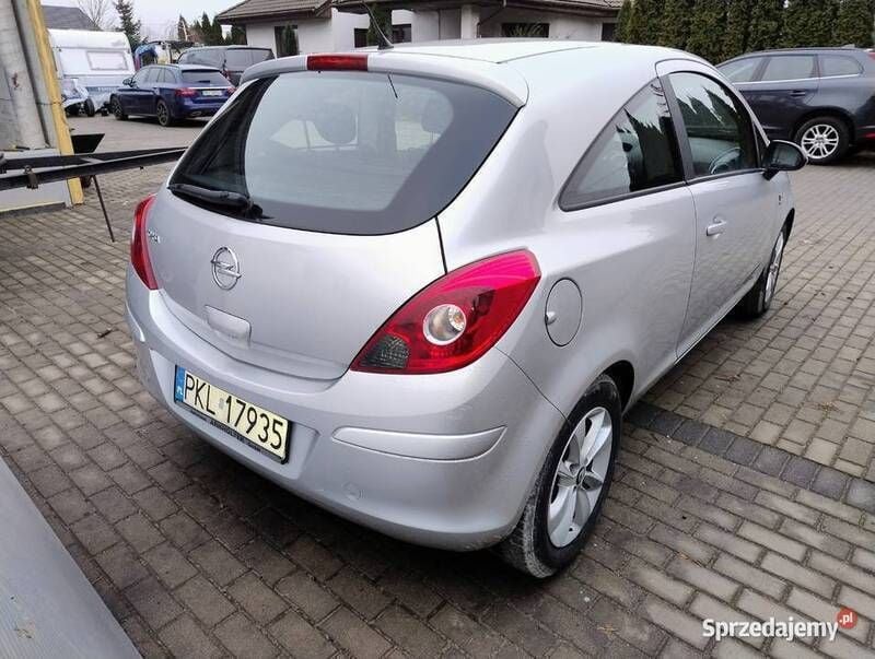 Używany Opel Corsa 2014 Srebrny Hatchback