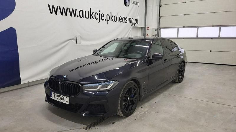 Niebieski ciemny (metalik) Używany 2022 BMW 530 M Sport Sedan/Limuzyna | 180 000 zł (Uczciwa cena) - Obraz 1/4