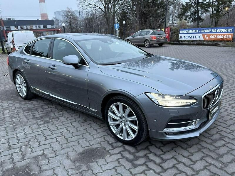 Używany Volvo S90 190 KM (139 kW) 2018 Szary Sedan/Limuzyna