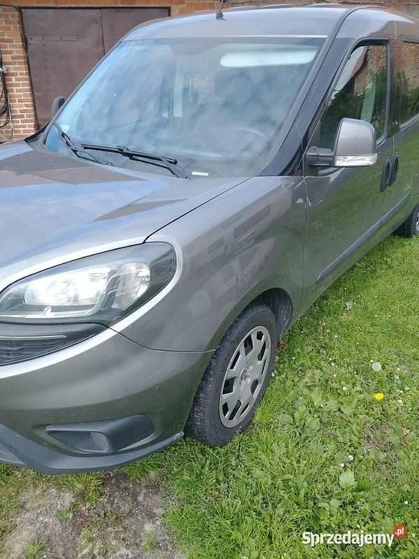 Grafitowy Używany 2019 Fiat Doblò Minivan | 26 700 zł (Super Cena) - Obraz 1/4