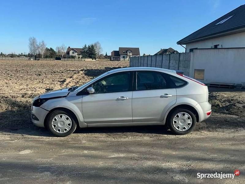 Używany Ford Focus 2008 Srebrny Hatchback