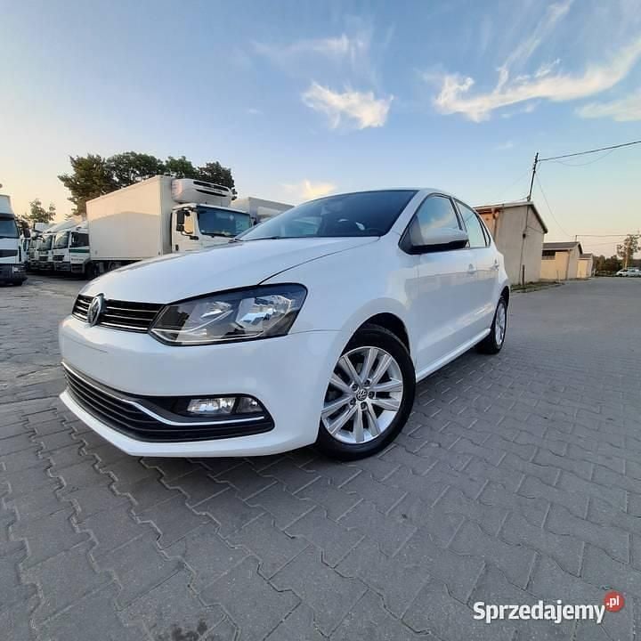 Biały Używany 2017 VW Polo Hatchback | 34 900 zł (Dobra cena) - Obraz 1/4