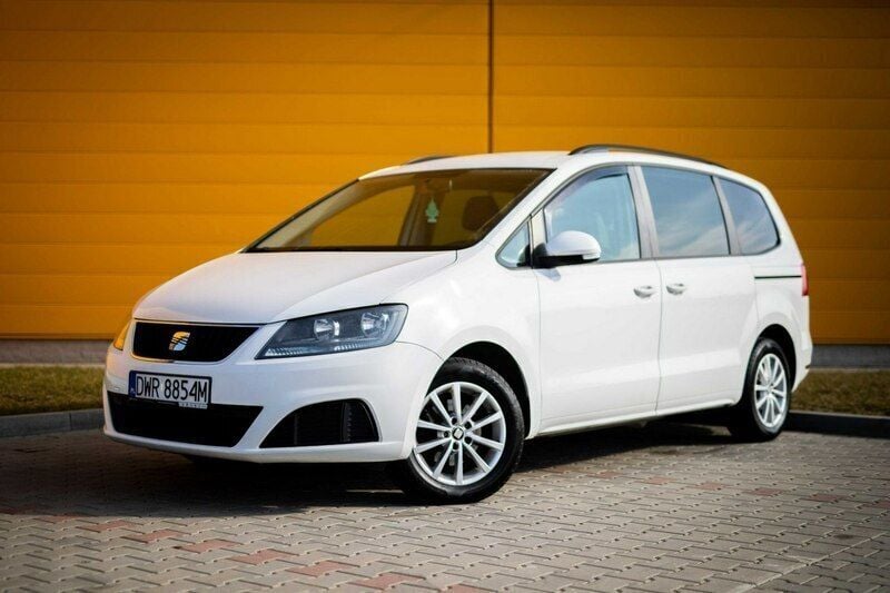 Biały Używany 2010 Seat Alhambra Minivan | 32 000 zł - Obraz 1/4