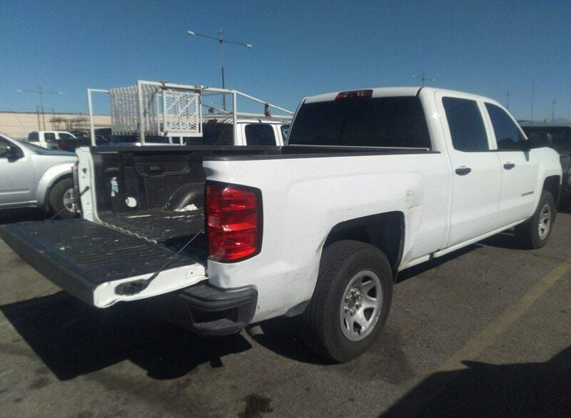 Używany Chevrolet Silverado 355 KM (261 kW) 2018 Biały Pickup