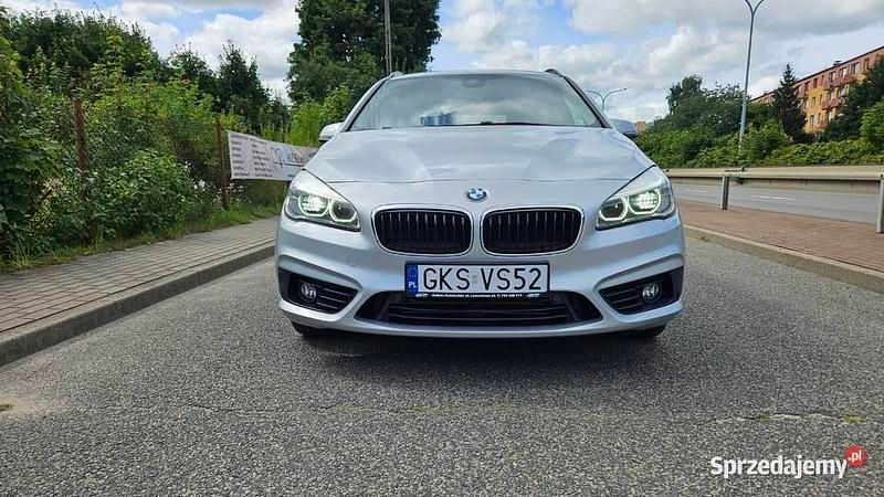 Srebrny Używany 2016 BMW 218 Sport Line Minivan | 39 900 zł (Drogi) - Obraz 1/4