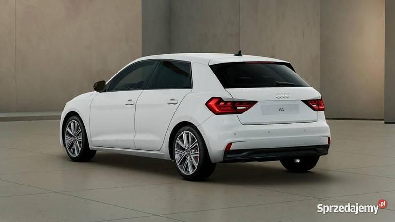 Biały Używany 2024 Audi A1 Sportback Sport Hatchback | 119 000 zł - Obraz 1/4