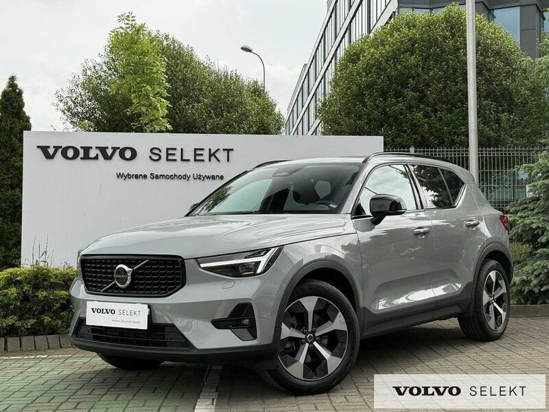 Szary Używany 2025 Volvo XC40 SUV | 179 900 zł (Uczciwa cena) - Obraz 1/3