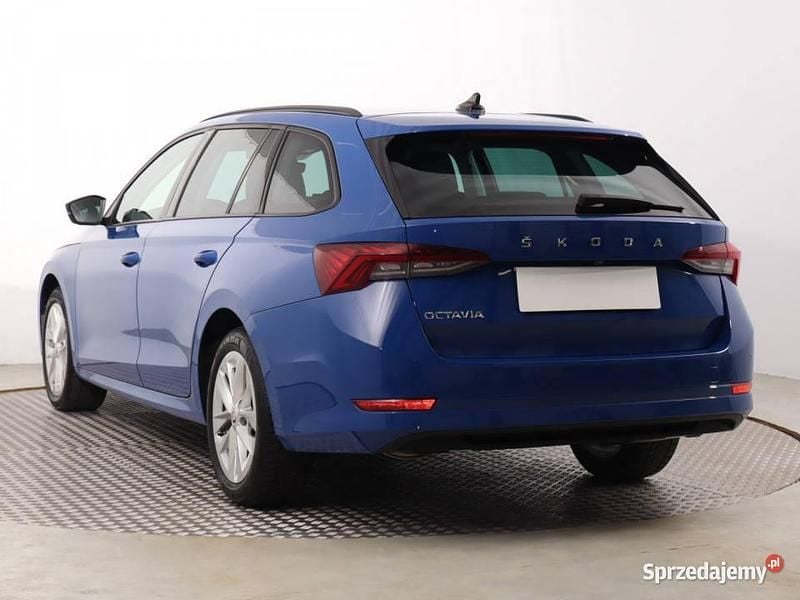 Używany Skoda Octavia 2022 Niebieski Kombi