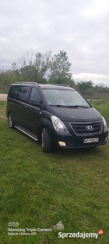 Czarny Używany 2016 Hyundai H-1 Minivan | 60 500 zł - Obraz 1/4