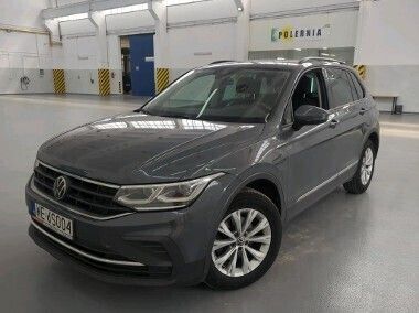 Szary Używany 2022 VW Tiguan Life SUV | 73 000 zł (Super Cena) - Obraz 1/4
