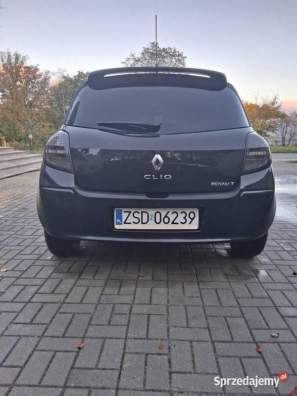 Czarny Używany 2006 Renault Clio II Sedan/Limuzyna | 4500 zł (Super Cena) - Obraz 1/4